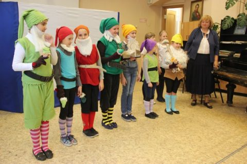 Театр кукол на английском языке «Белоснежка и Семь гномов»